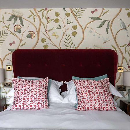 The Lamb Inn Hindon Экстерьер фото