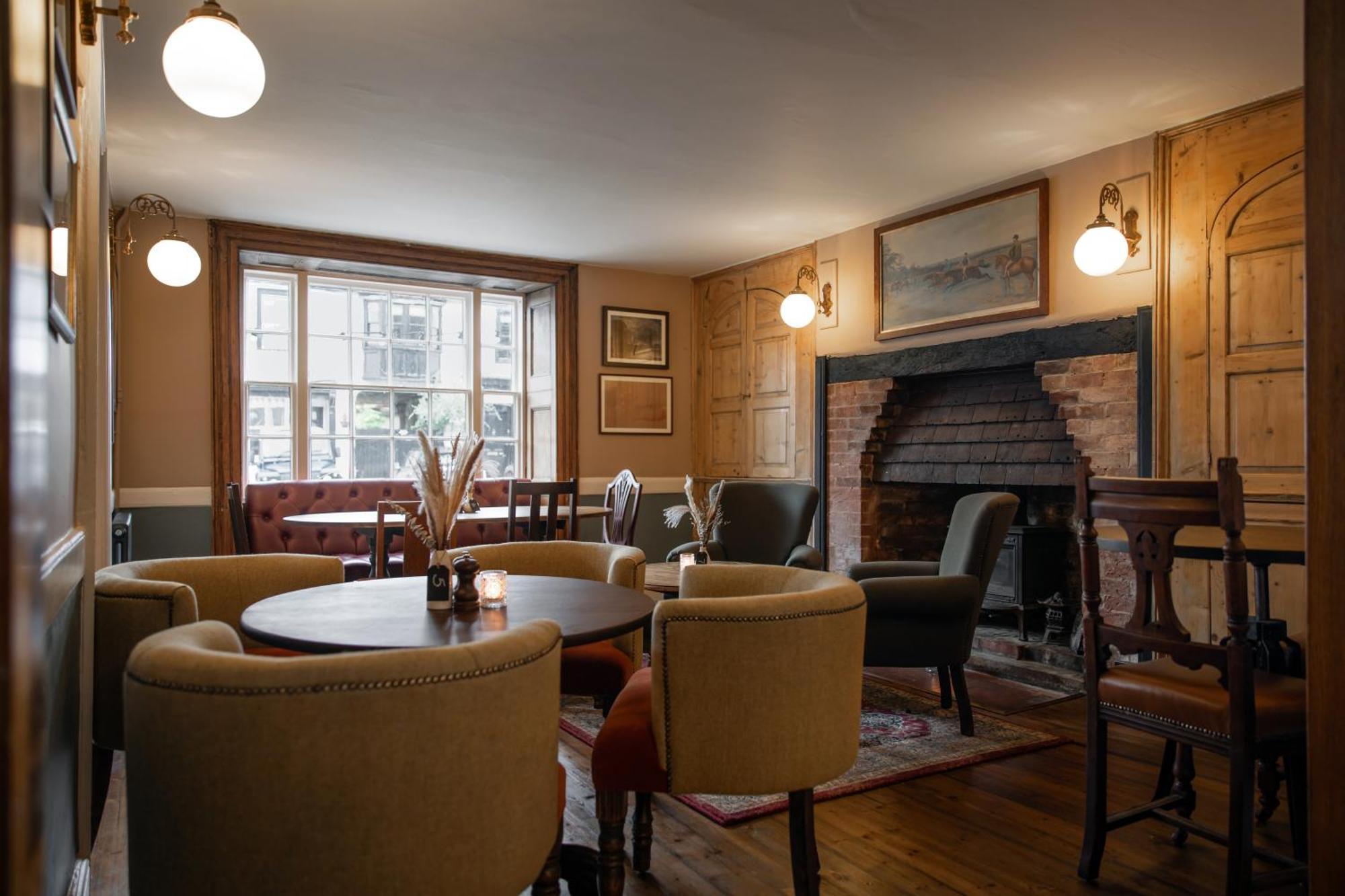 The Lamb Inn Hindon Экстерьер фото