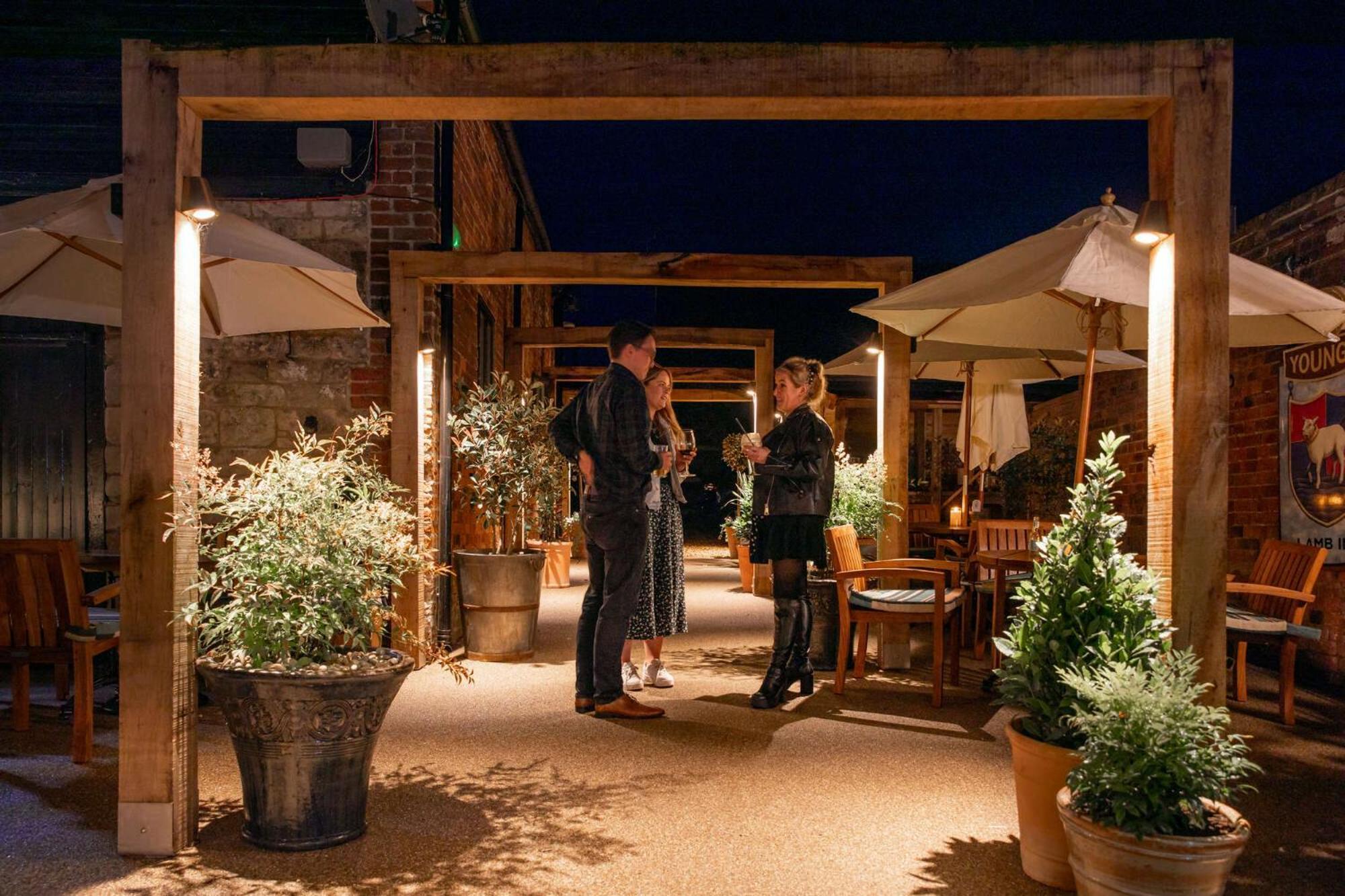 The Lamb Inn Hindon Экстерьер фото