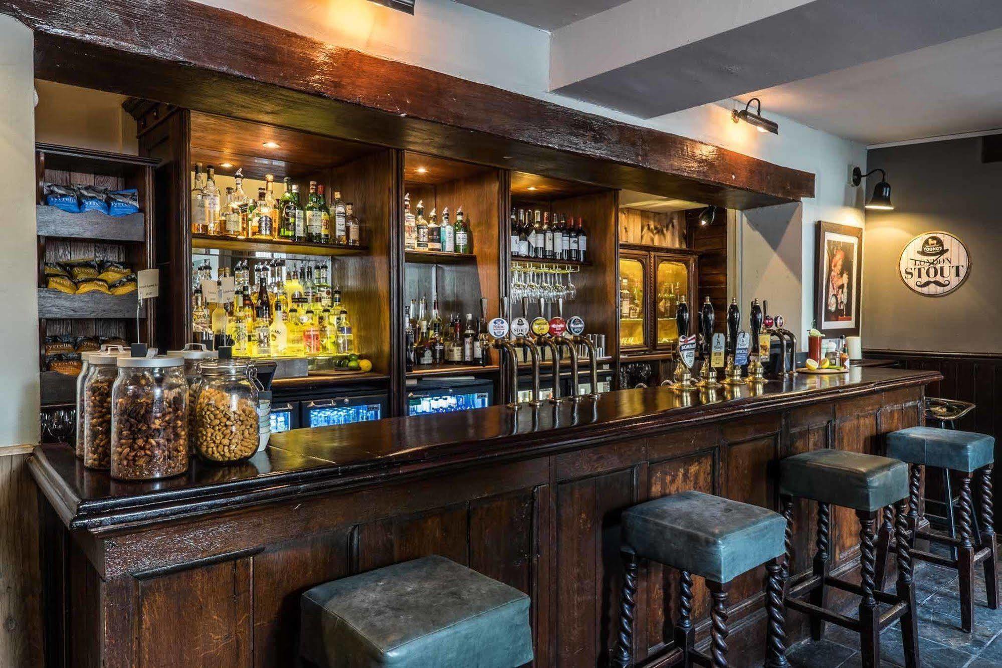 The Lamb Inn Hindon Экстерьер фото