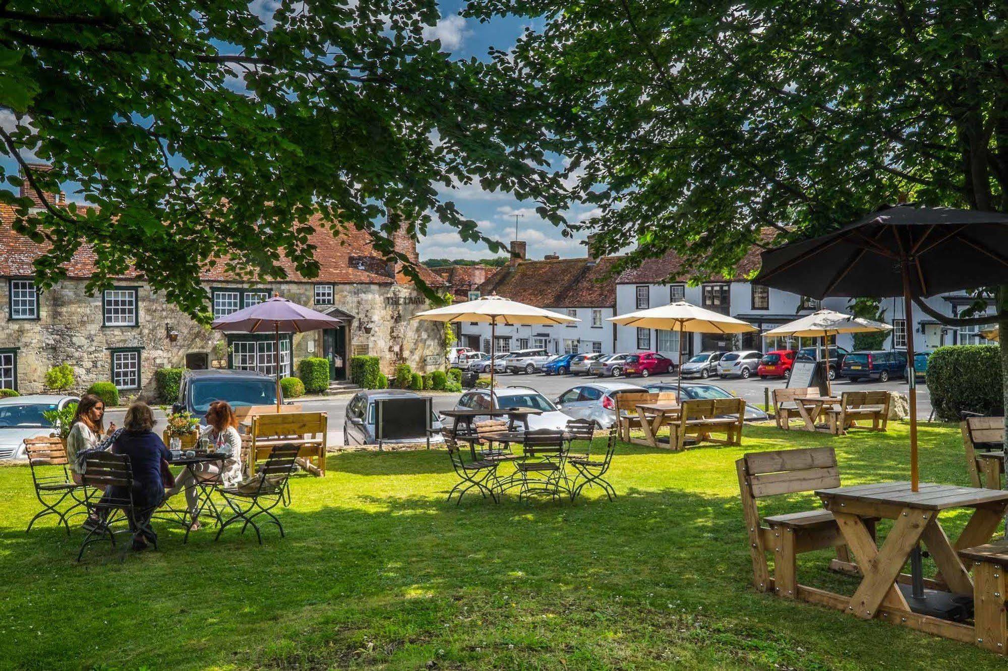 The Lamb Inn Hindon Экстерьер фото